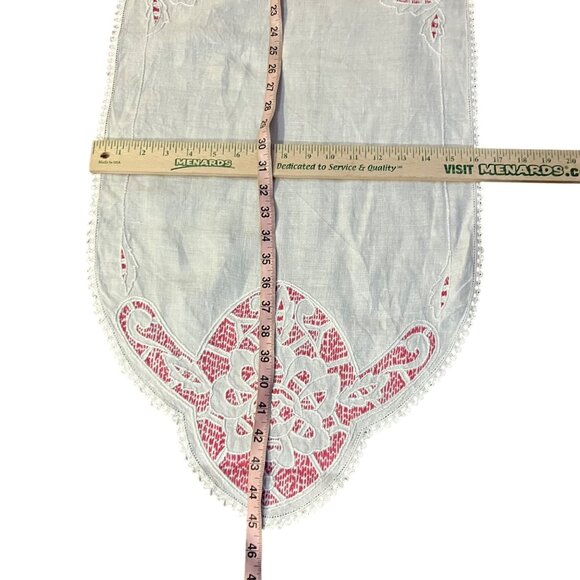 Vintage Linen Table Runner Cream Pink Cutwork Embroidered Floral Lace 45” Used - Picture 10 of 16